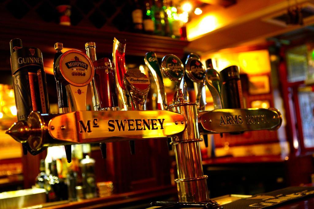 קיל איירן Mcsweeney Arms Hotel מראה חיצוני תמונה