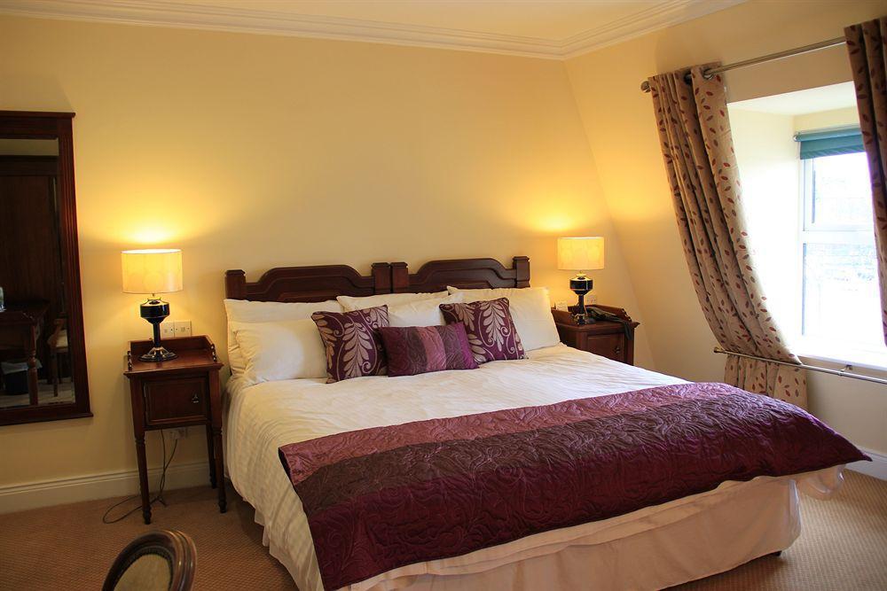 קיל איירן Mcsweeney Arms Hotel מראה חיצוני תמונה