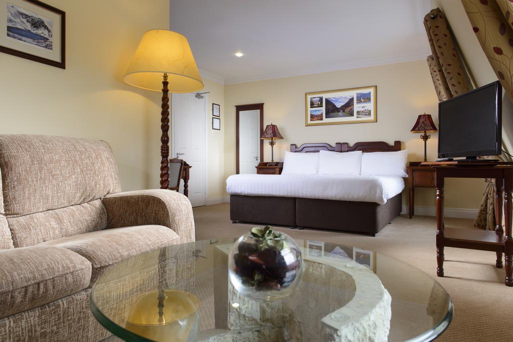 קיל איירן Mcsweeney Arms Hotel מראה חיצוני תמונה