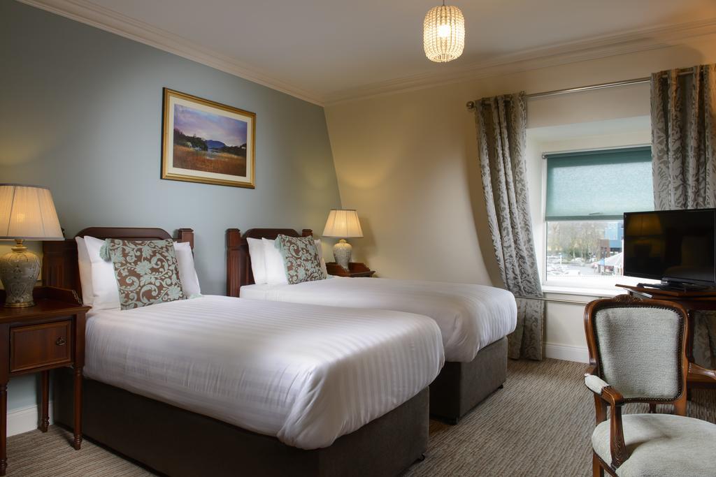 קיל איירן Mcsweeney Arms Hotel מראה חיצוני תמונה