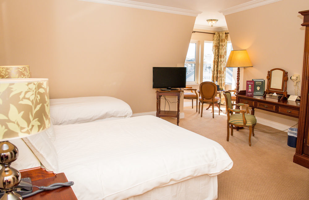 קיל איירן Mcsweeney Arms Hotel מראה חיצוני תמונה