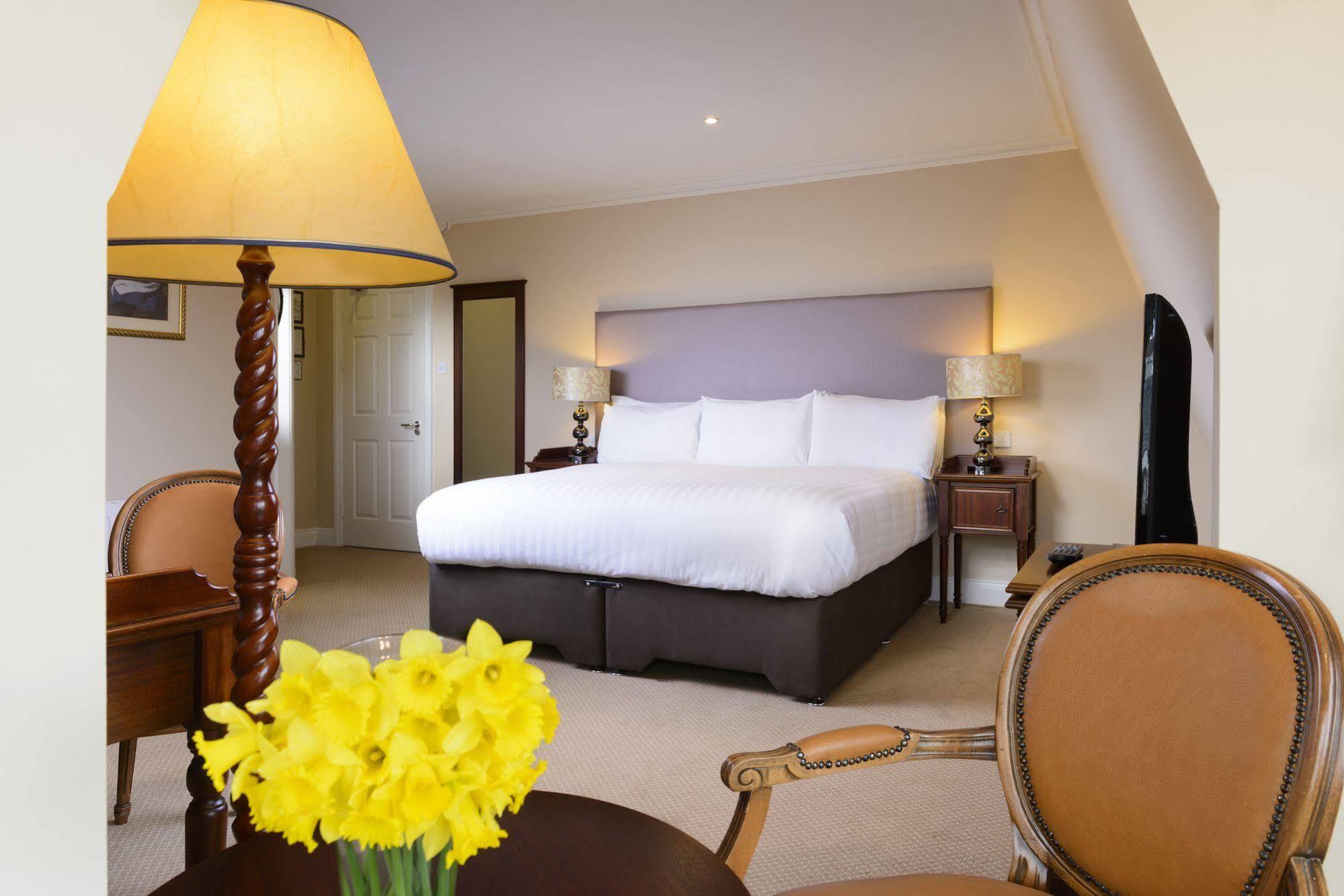 קיל איירן Mcsweeney Arms Hotel מראה חיצוני תמונה
